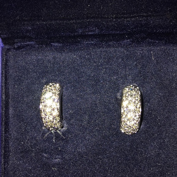 Swarovski clip on earrings 💎💧🕶🦋🙊💦 - Picture 2 of 5